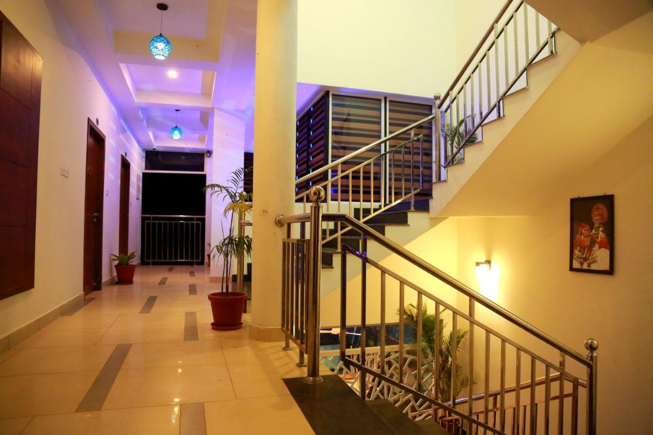 Hotel Palmtree Leaf, Munnar Exterior foto